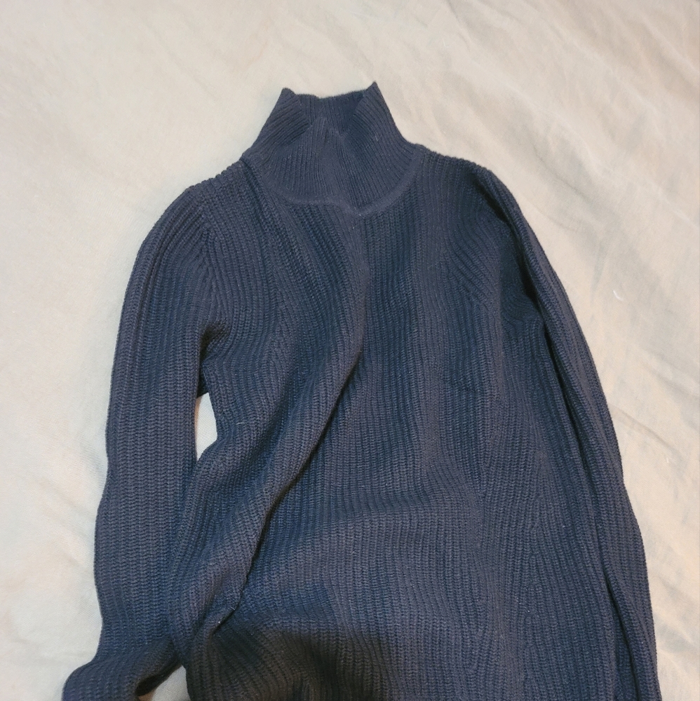 Banana republic black turtle neck